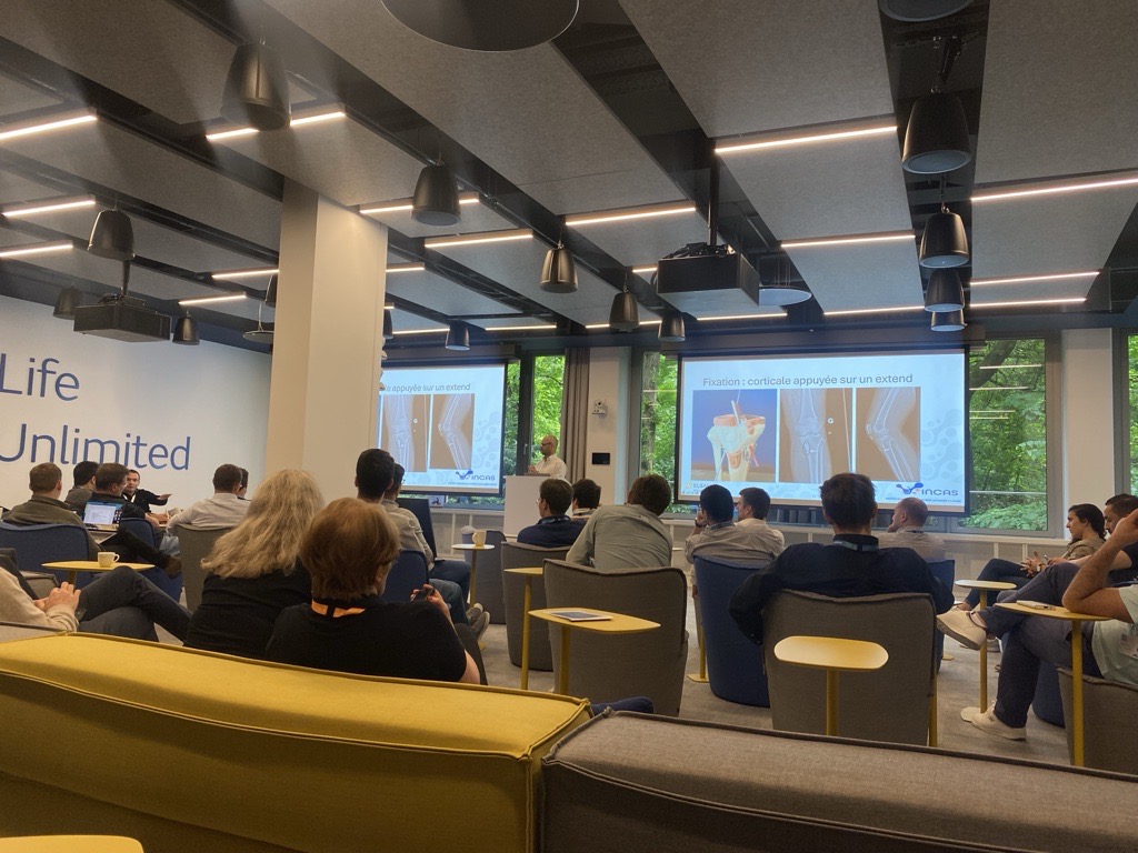 Cours Academy 2.jfif