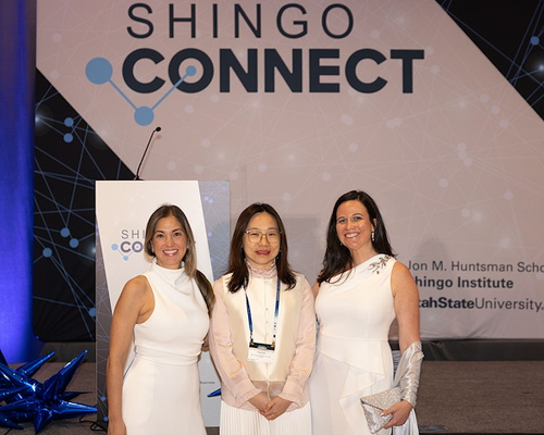 Blog-Smith+Nephew Suzhou wins Shingo Prize - employees at Shingo Connect event.jpg