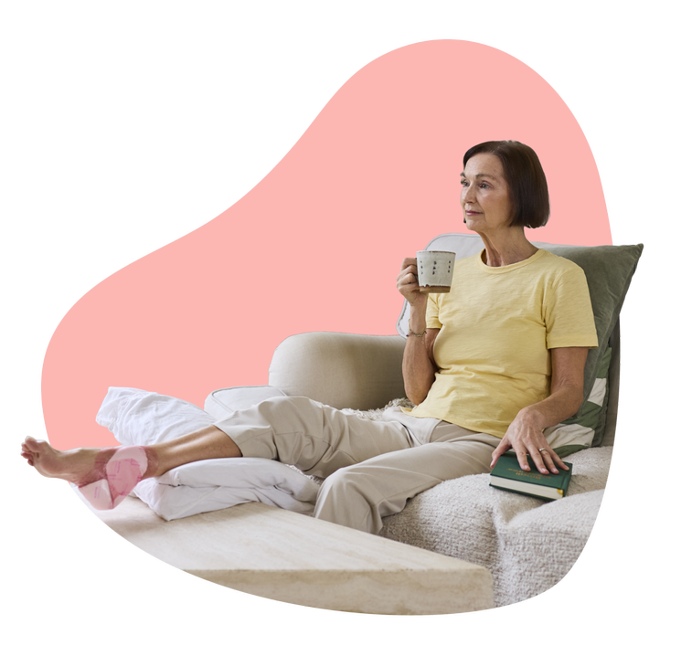 GMC2078-LANDING-PAGE-ACC-WOMAN-COFFEE-London3036_R-RGB